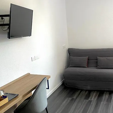 Aka Lodge Lyon Eurexpo Arena Stadium Meyzieu Room photo