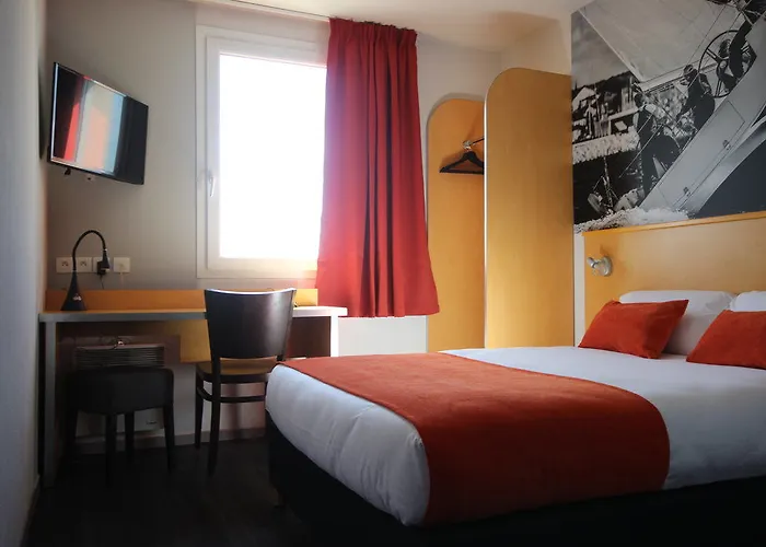 Aka Lodge Lyon Est酒店
